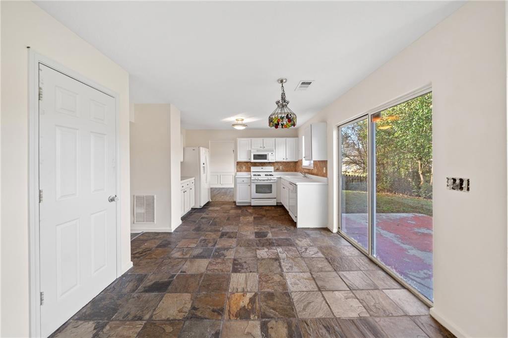 Halstead Lakes - Residential
