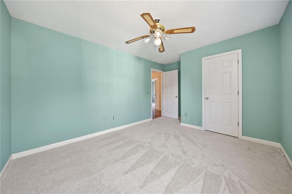 Halstead Lakes - Residential