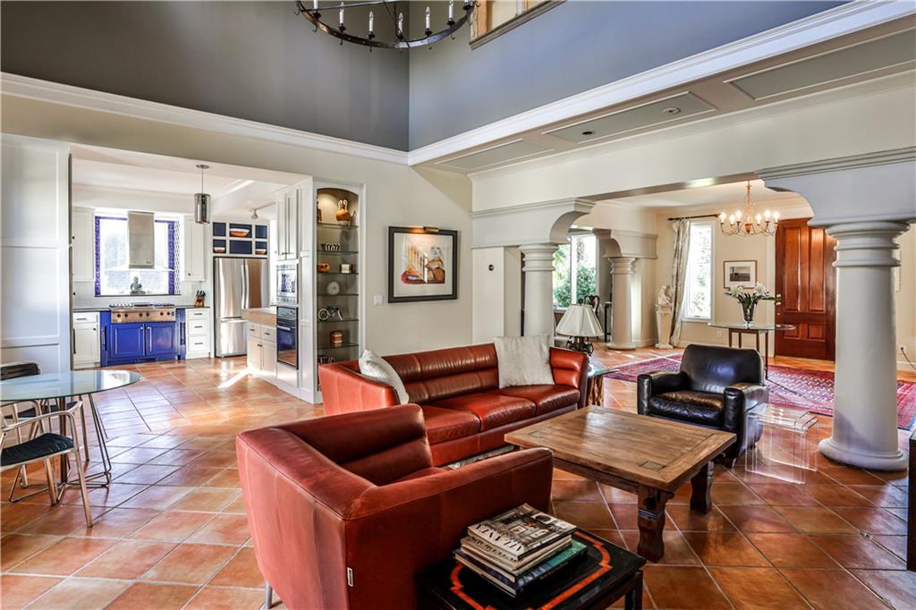 2837 N Hills Drive NE