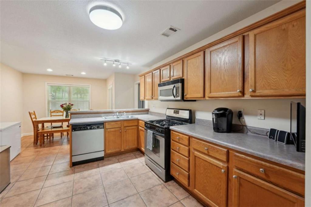 25 Pebble Creek Drive, Covington, Georgia image 15