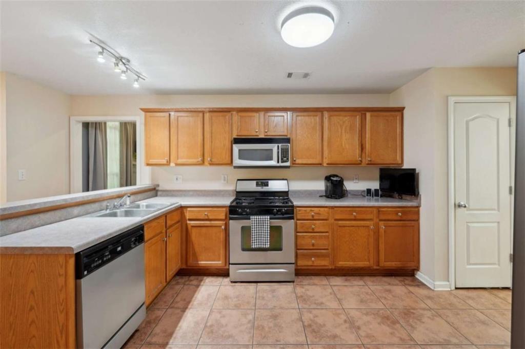 25 Pebble Creek Drive, Covington, Georgia image 16