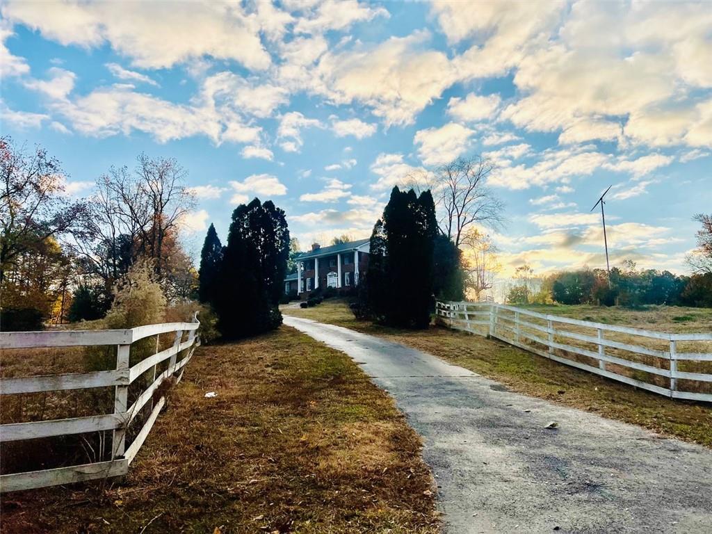 740 PATRICK MILL Road SW