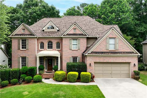 Homes For Sale - 230 Park Creek Drive<br/> Alpharetta, GA 30005