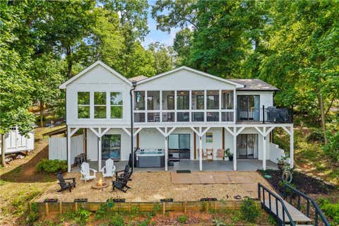 Homes For Sale - 214 Sugar Cane Drive<br/> Hartwell, GA 30643