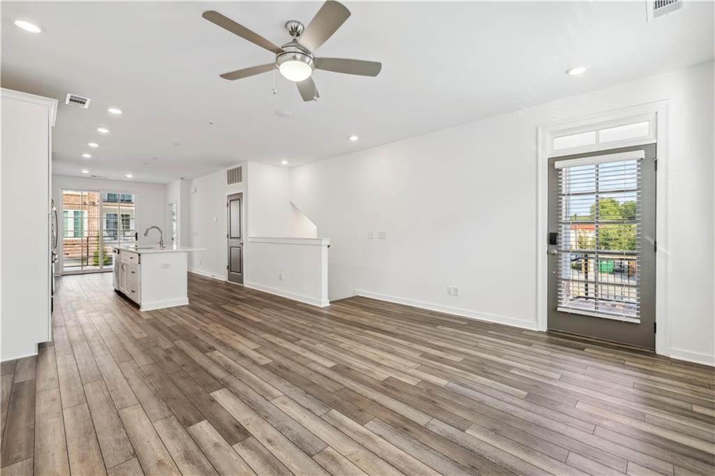 The Maxwell - Residential Lease