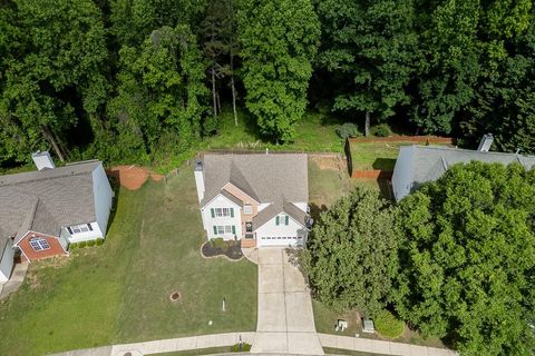 A home in Dacula