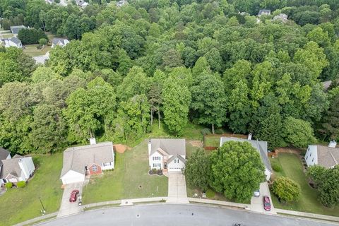 A home in Dacula