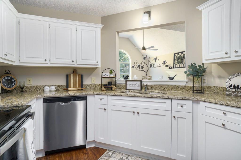 THORNTON RIDGE - Residential