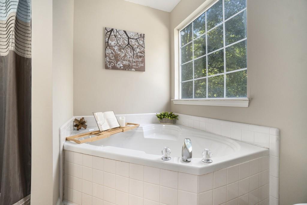 THORNTON RIDGE - Residential