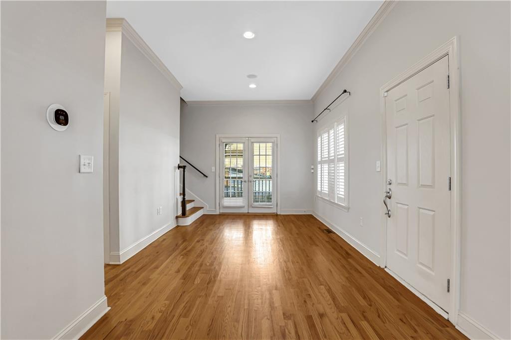 225 Carlyle Park Drive NE