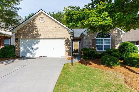 Homes For Sale - 5251 Centennial Hill Drive<br/> Acworth, GA 30102