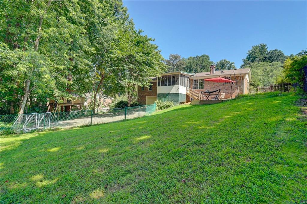 90 Vanya Lane SE
