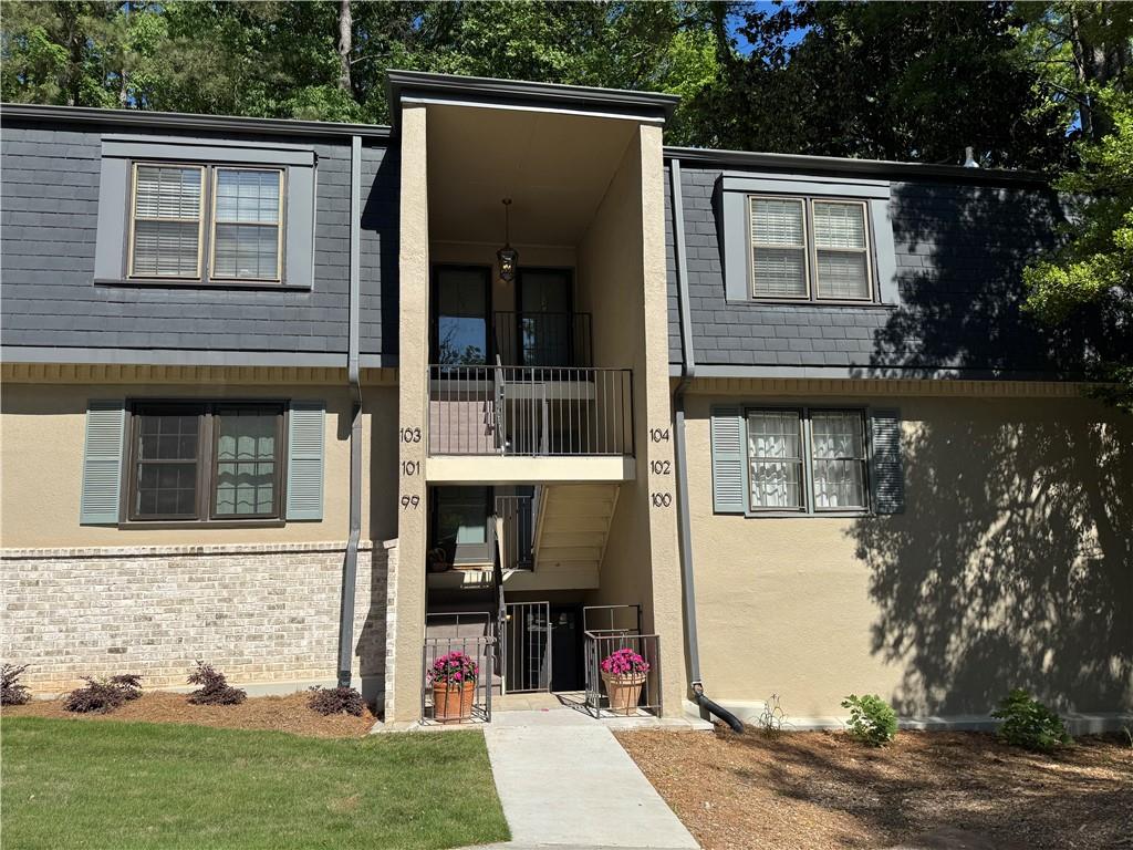 102 Rosaire Place NW