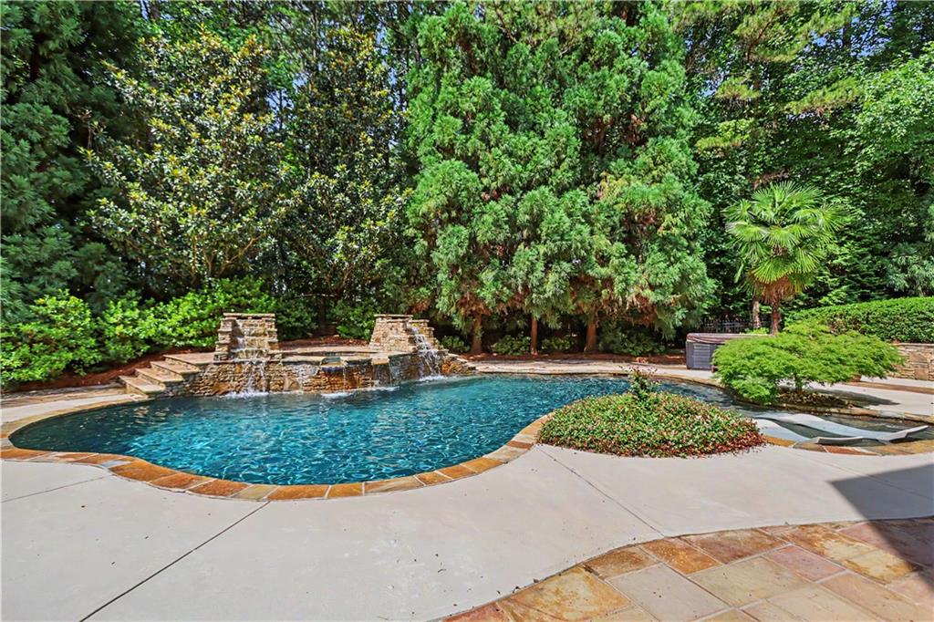 5152 Legends Drive