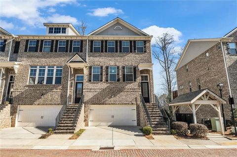 Townhouse For Sale - 2006 Raven Way<br/> Chamblee, GA 30341