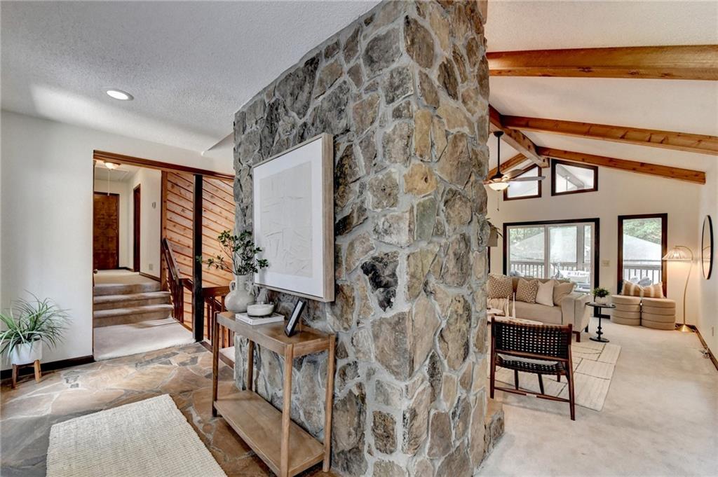 3025 Ascot Lane