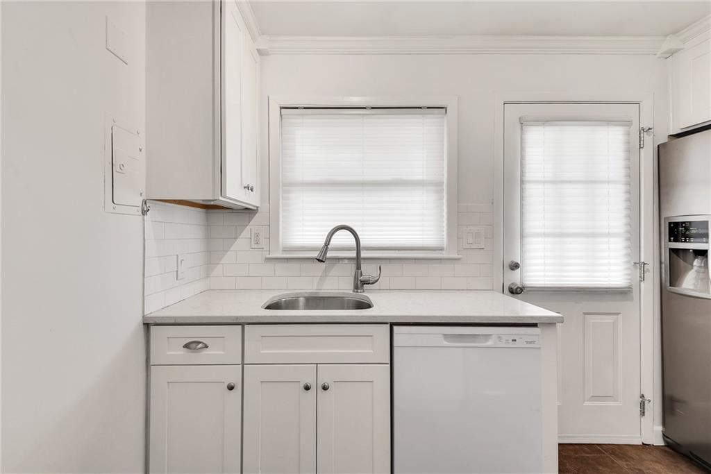 4282 Roswell Road NE M2