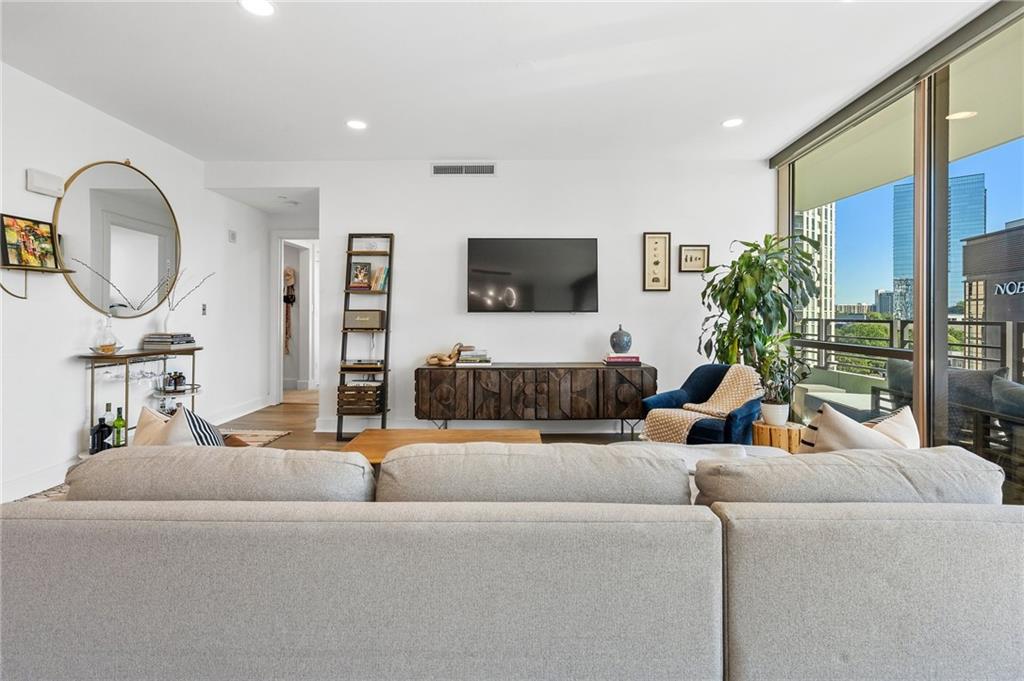 700 Park Regency Place NE 1503