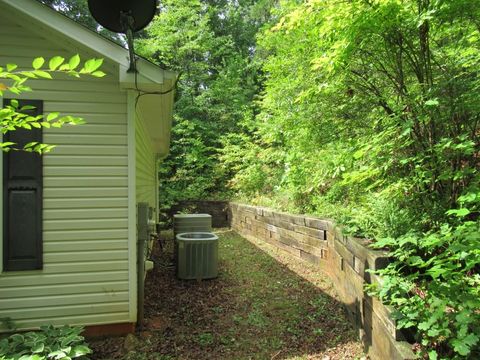 A home in Dahlonega