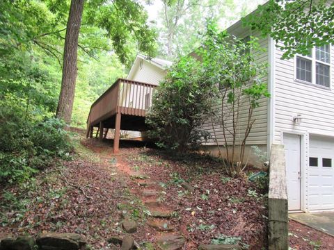 A home in Dahlonega