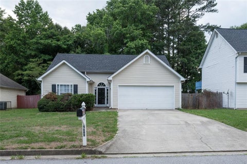 Homes For Rent - 5689 Isleworth Way<br/> Atlanta, GA 30349