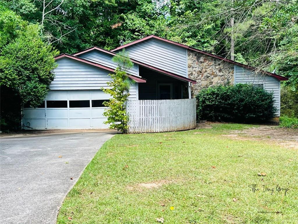 Investor Drea or Rehab Opportunity!
Looking for an investment property or a rewarding rehab project? This 3-bedroom, 2-bath home offers incredible potential and value. Nestled on a shaded lot in a small cul-de-sac, the property features a cozy family room with a gas stone fireplace—perfect for relaxing or entertaining. Whether you’re looking to make it your own or transform it into a high-return investment, this home is full of opportunity. Don’t miss your chance to bring this one back to life!