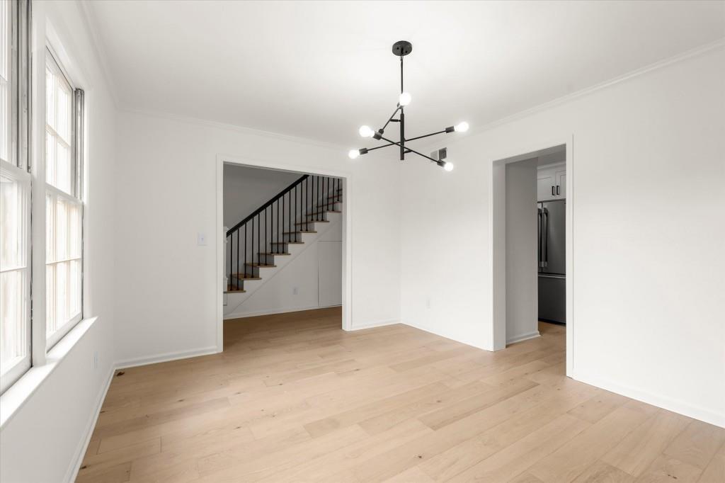 27 Old Ivy Square NE