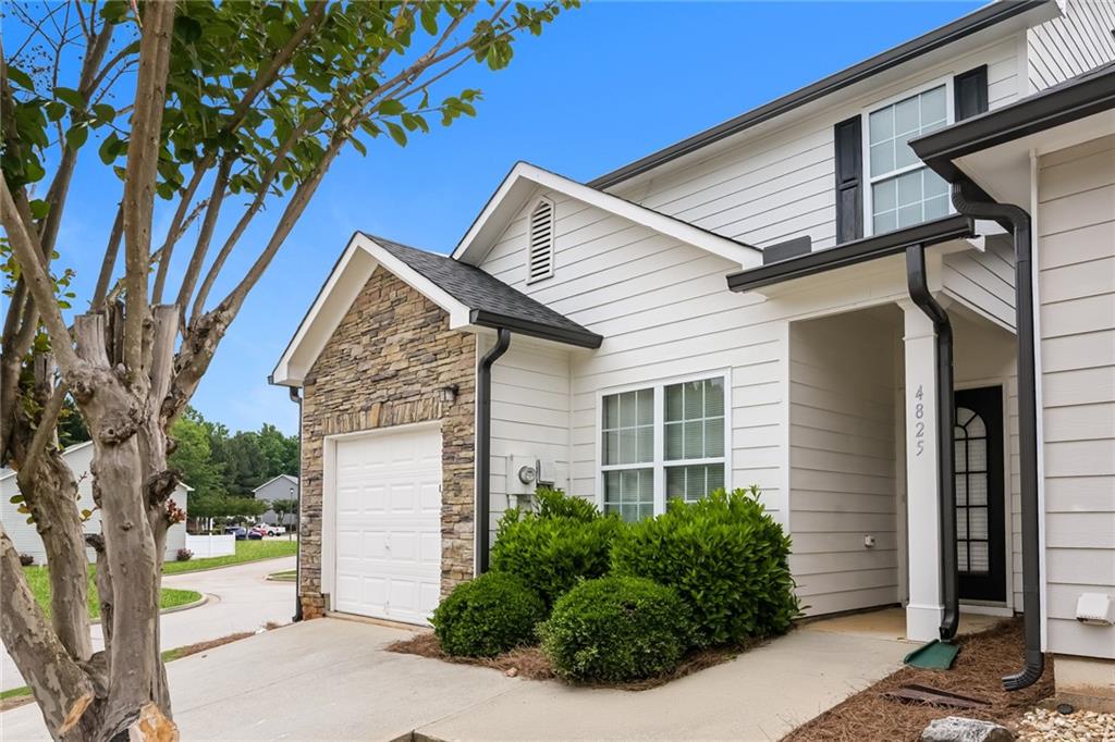 4825 Tangerine Circle