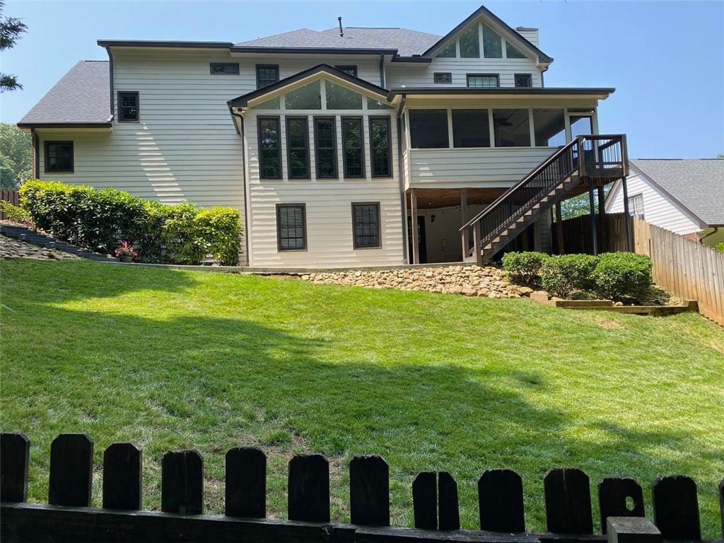710 LARKSPUR Boulevard NW