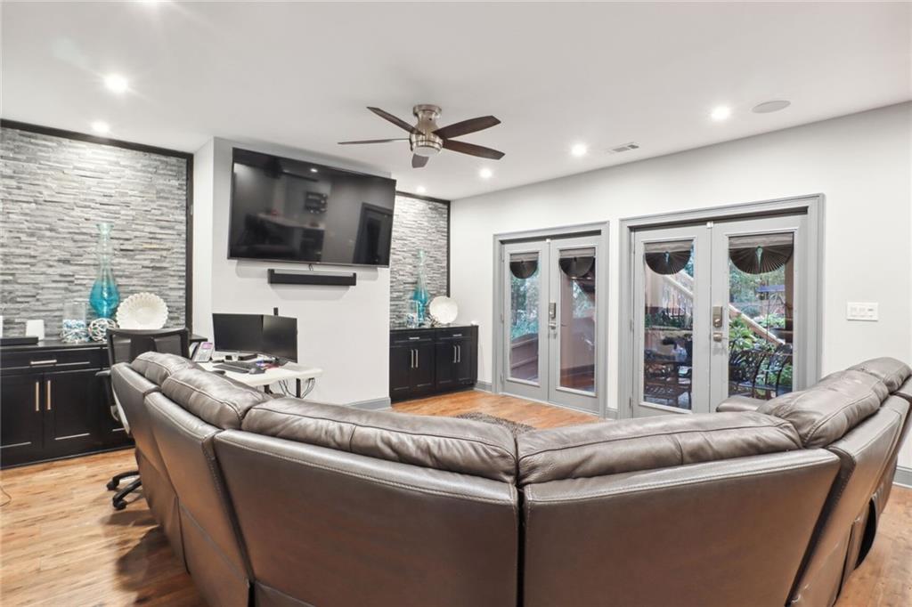 Vinings Estate - Residential