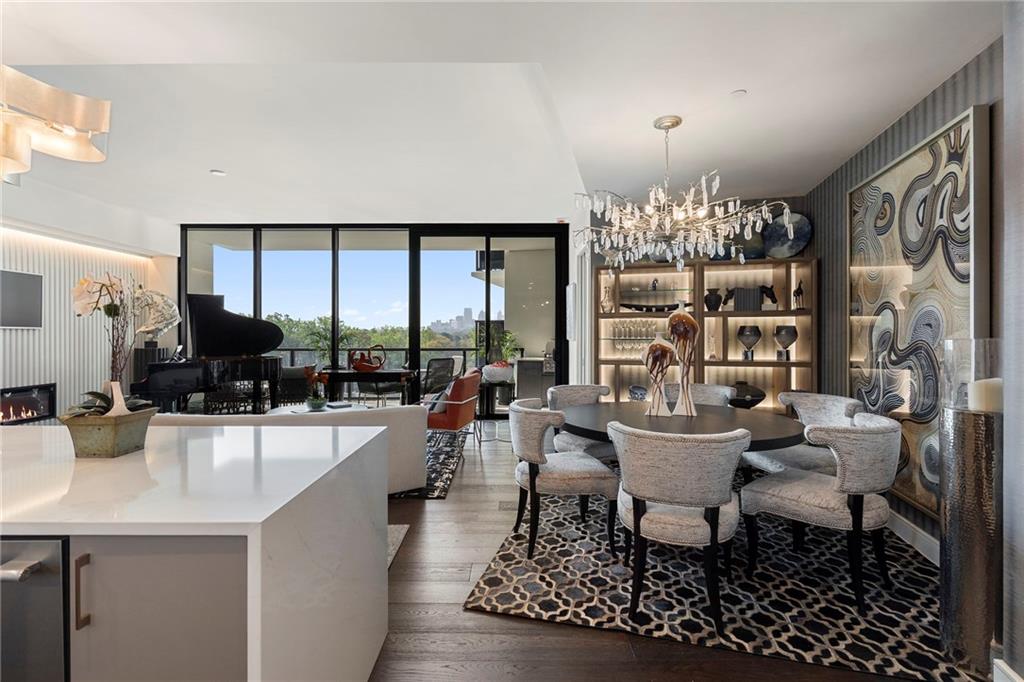 2425 Peachtree Road NE 707