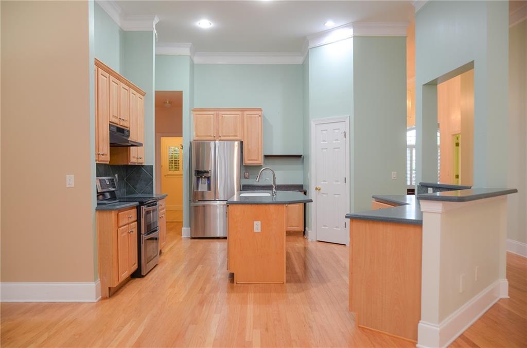 11385 Donnington Drive, Duluth, Georgia image 5