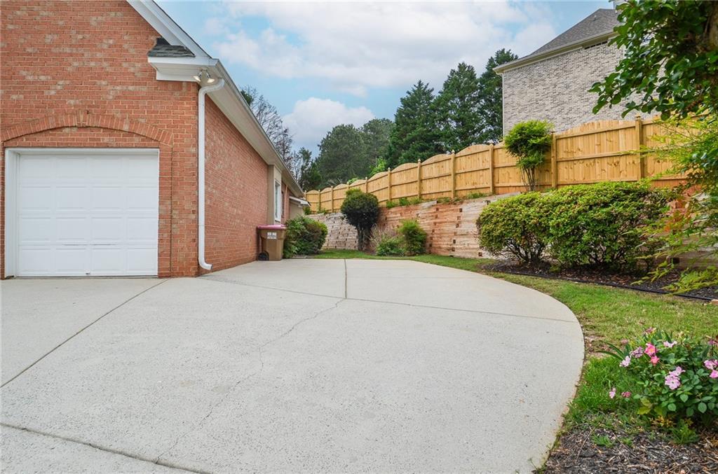 11385 Donnington Drive, Duluth, Georgia image 3