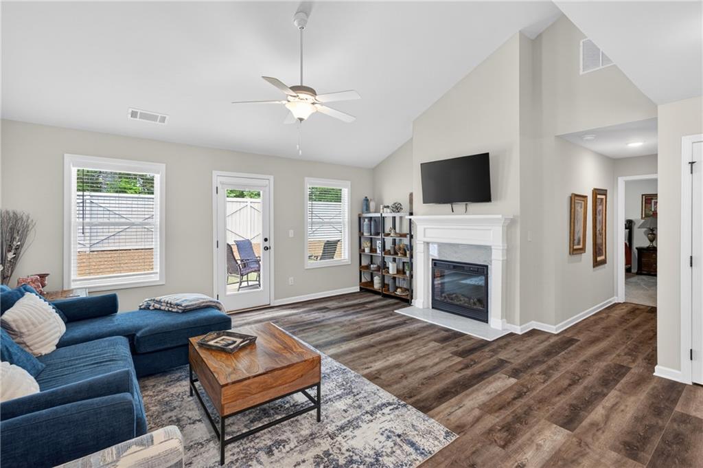 366 Fox Creek Dr
