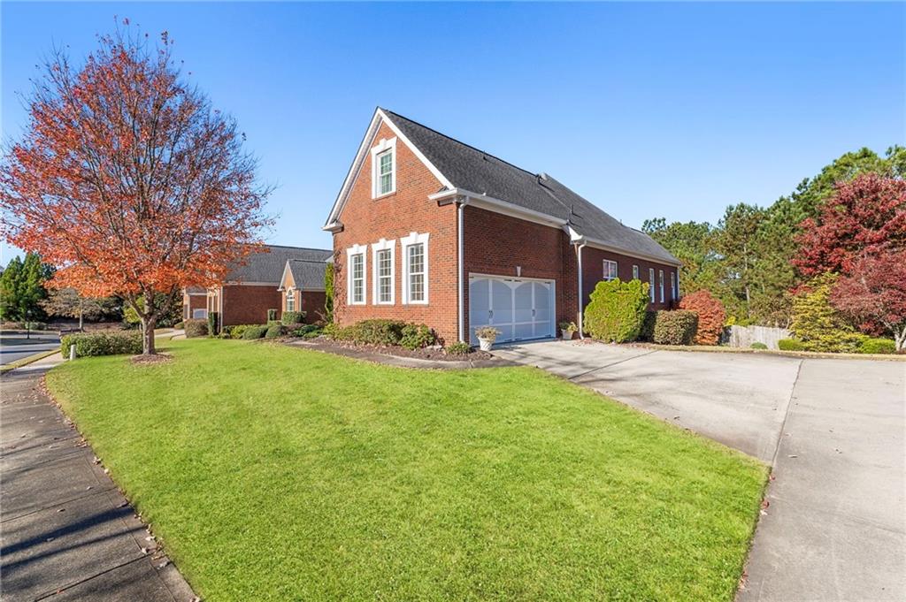 5235 Villa Lake Court