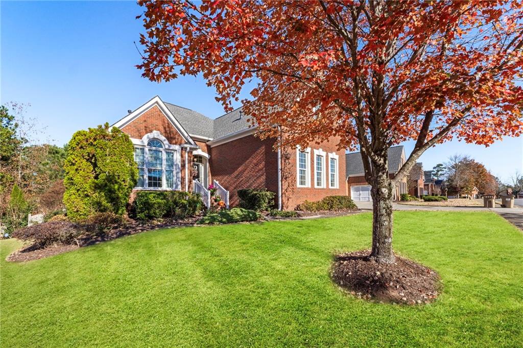 5235 Villa Lake Court