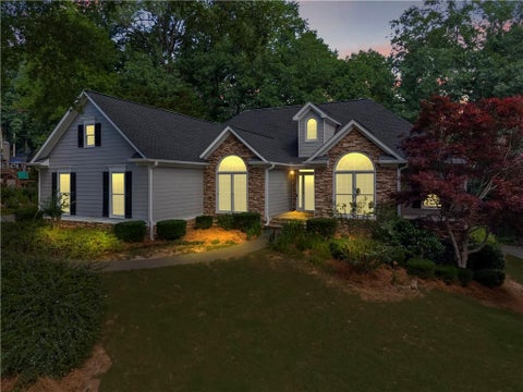 Homes For Sale - 299 Heights Lane<br/> Acworth, GA 30101