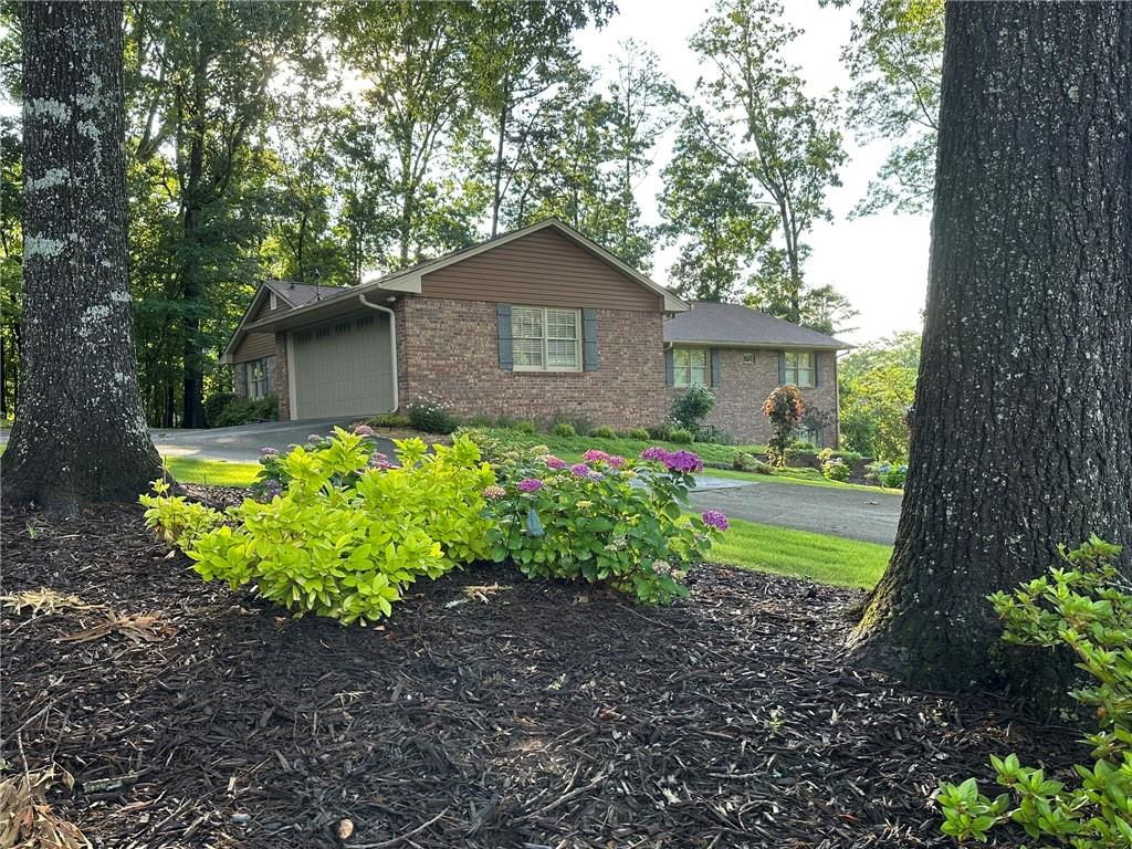 747 Dogwood Circle