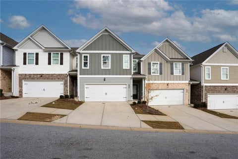 Townhouse For Sale - 7488 Knoll Hollow Road<br/> Lithonia, GA 30058