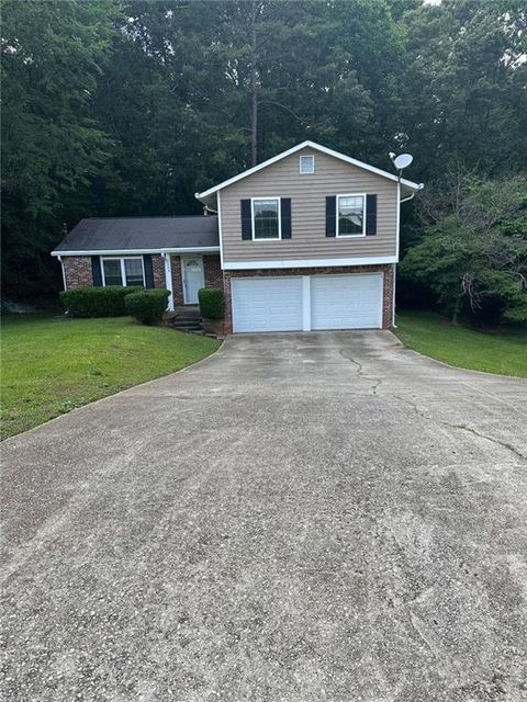 5388 ROBERTSON Path Lithonia GA 30038