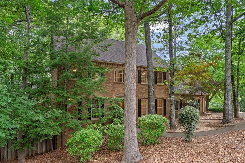 1260 Northcliff Trace