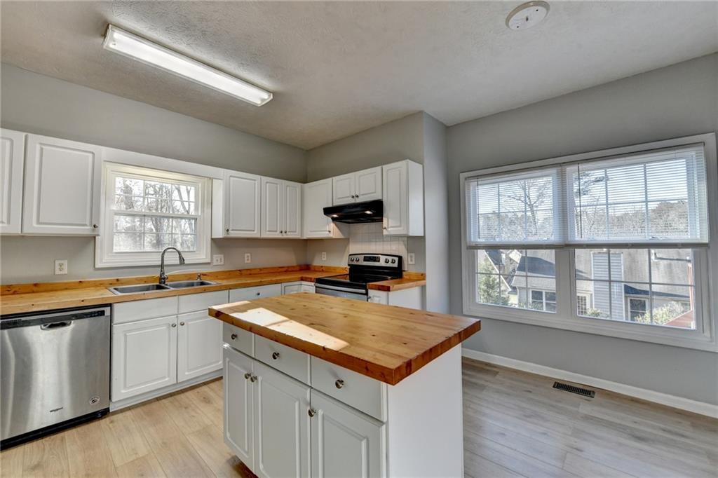 4270 Fallbrook Drive, Duluth, Georgia image 11
