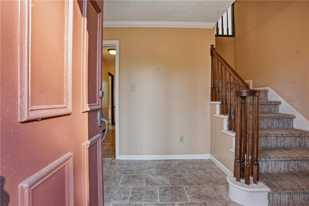 5825 Golden West Trail SW