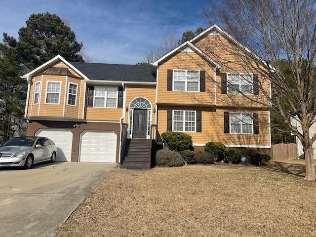 Fabulous SplitFoyer home in a well sought after neighborhood of Hidden Creek Subdivision. Cul de sac, 5BR, 3 Full baths. A Private perfect home to raise a family. This home has a special style featuring 2BR with Granite top bath rooms, Second Living Room right as you walk into the house. And 3 bedrooms upturns, 2 full baths, Brand new carpet, new ceiling fans in all rooms. House is like brand new. A unique style that is different from other houses, large private backyard with new roofs, new HVAC. A unique neighborhood you cannot afford to miss
Hurry to lease this house as listing may not last long.