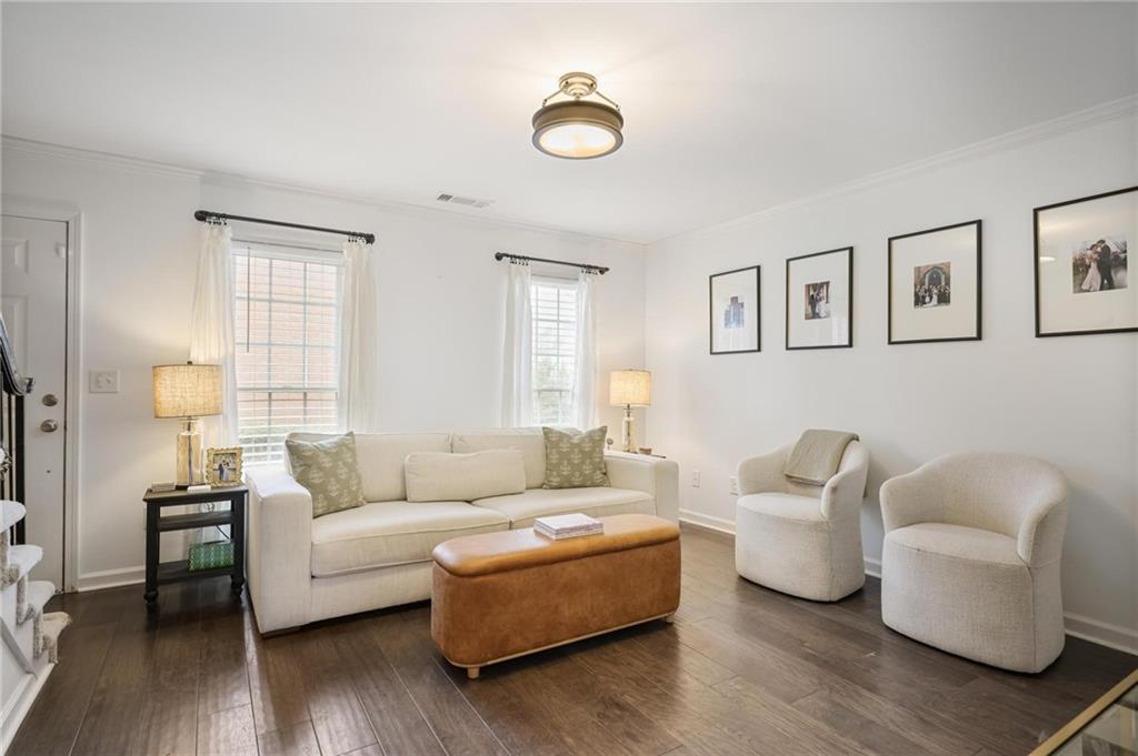 1101 Collier Road NW V3