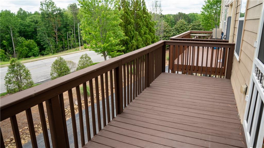 2476 Suwanee Pointe Drive, Lawrenceville, Georgia image 4