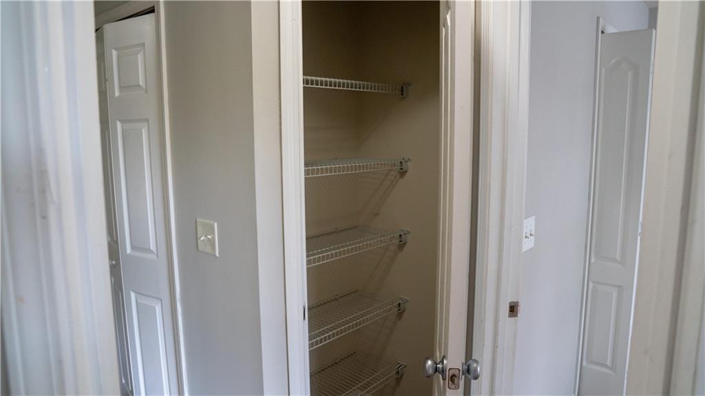 2476 Suwanee Pointe Drive, Lawrenceville, Georgia image 5