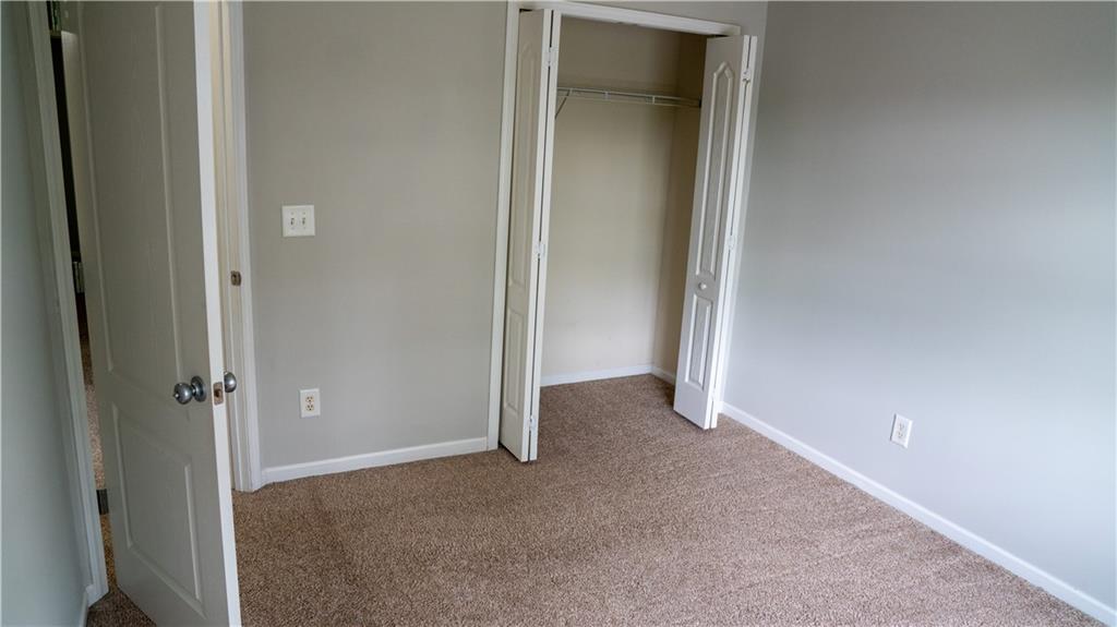 2476 Suwanee Pointe Drive, Lawrenceville, Georgia image 6