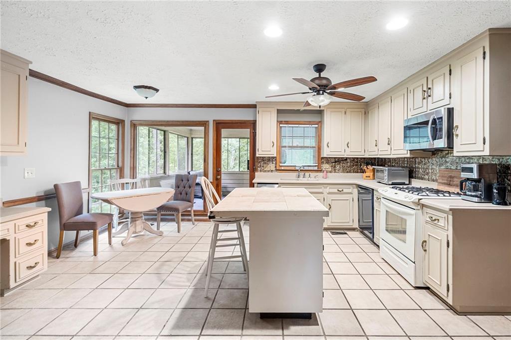 2041 Millspring Way, Kennesaw, Georgia image 11
