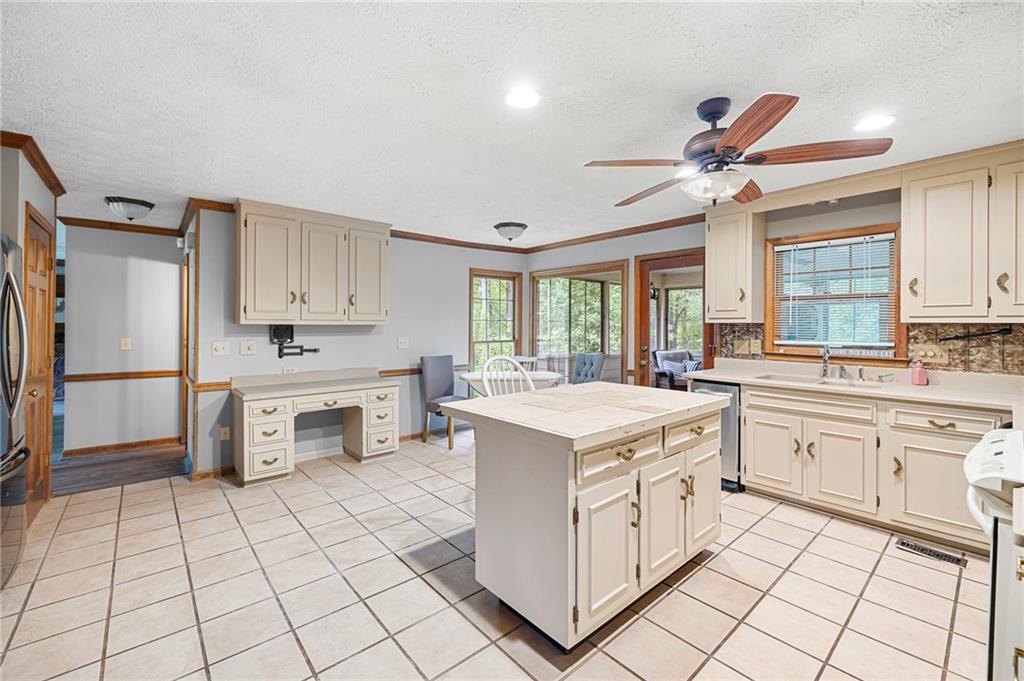 2041 Millspring Way, Kennesaw, Georgia image 13